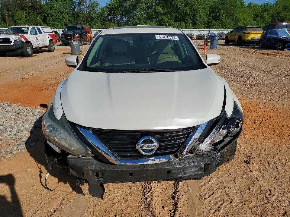 2017 Nissan Altima მანქანა იყიდება აუქციონზე, vin: 1N4BL3AP5HC207268, აუქციონის ნომერი: 51076536
