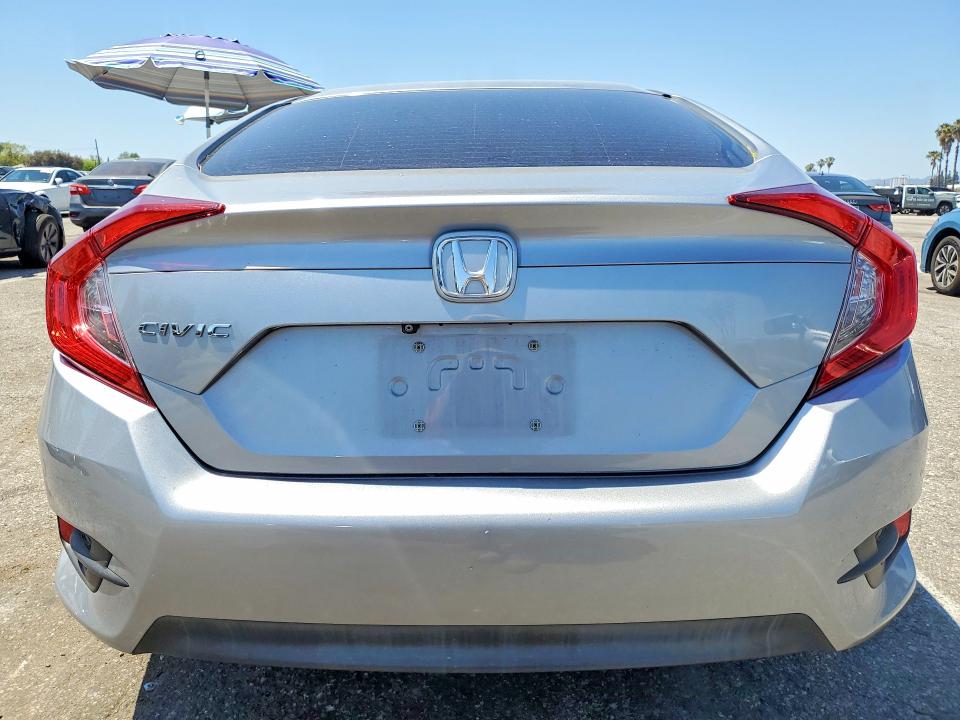 Продажа на аукционе авто 2018 Honda Civic, vin: 2HGFC2F59JH582565, номер лота: 50648636