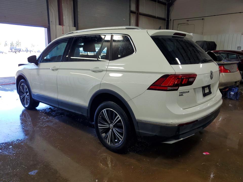 48994666 :رقم المزاد ، 3VV2B7AX0JM184718 vin ، 2018 Volkswagen Tiguan مزاد بيع