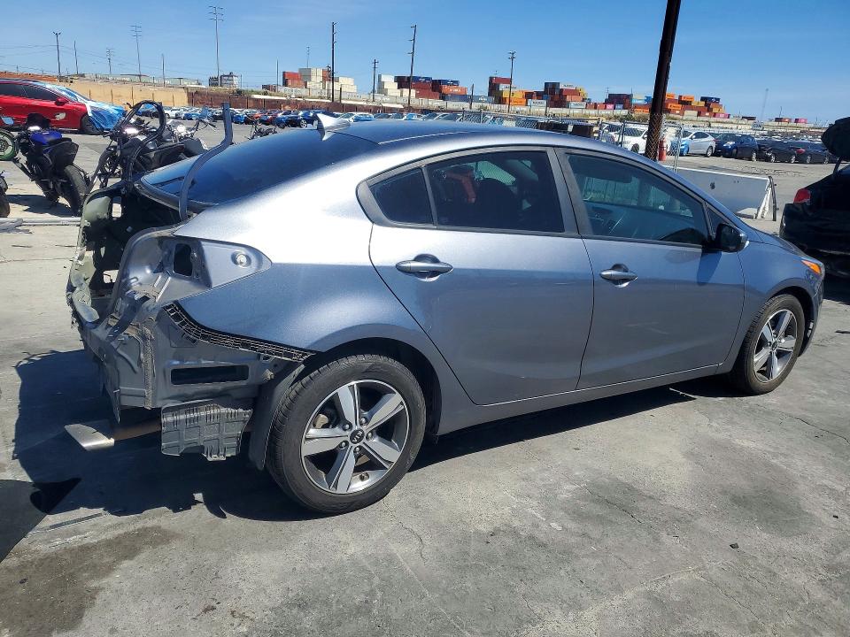 50987026 :رقم المزاد ، 3KPFL4A74JE281829 vin ، 2018 Kia Forte مزاد بيع