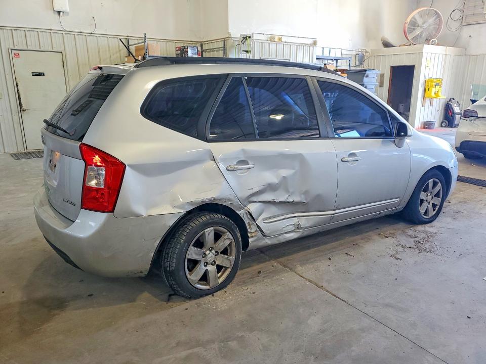 48672876 :رقم المزاد ، KNAFG526187160182 vin ، 2008 Kia Rondo مزاد بيع