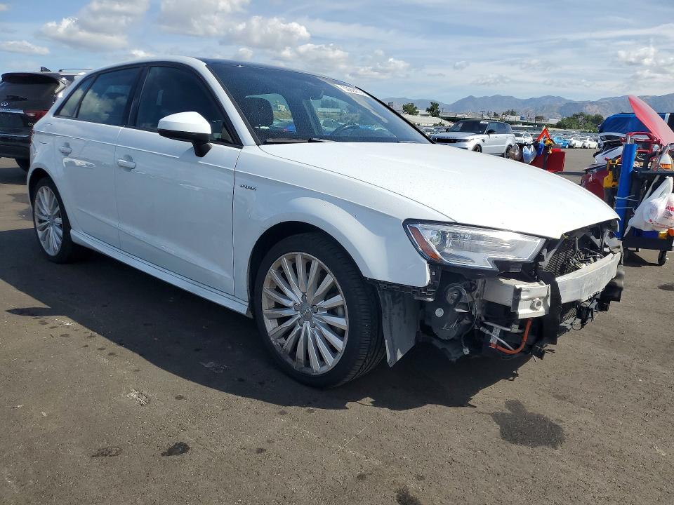 50994726 :رقم المزاد ، WAUUPBFF8HA146136 vin ، 2017 Audi A3 مزاد بيع