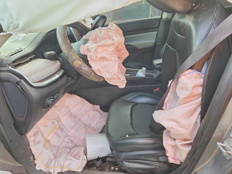 48354086 :رقم المزاد ، 3C4NJDBB7NT165739 vin ، 2022 Jeep Compass مزاد بيع