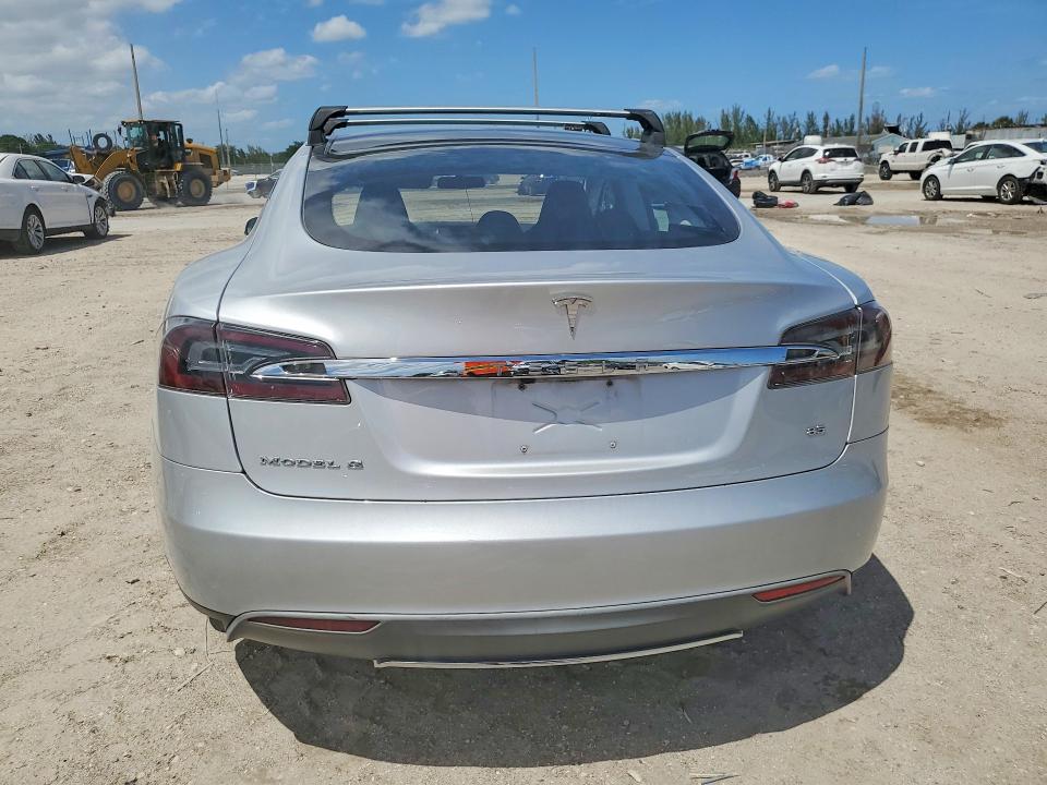 50855836 :رقم المزاد ، 5YJSA1CN4DFP04115 vin ، 2013 Tesla Model S مزاد بيع