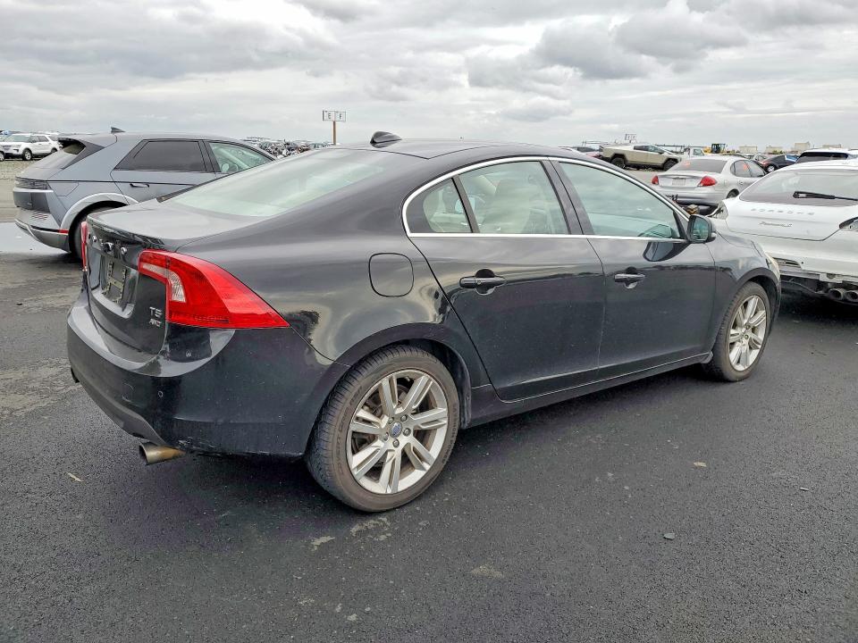48317816 :رقم المزاد ، YV1612FH6D2205102 vin ، 2013 Volvo S60 مزاد بيع