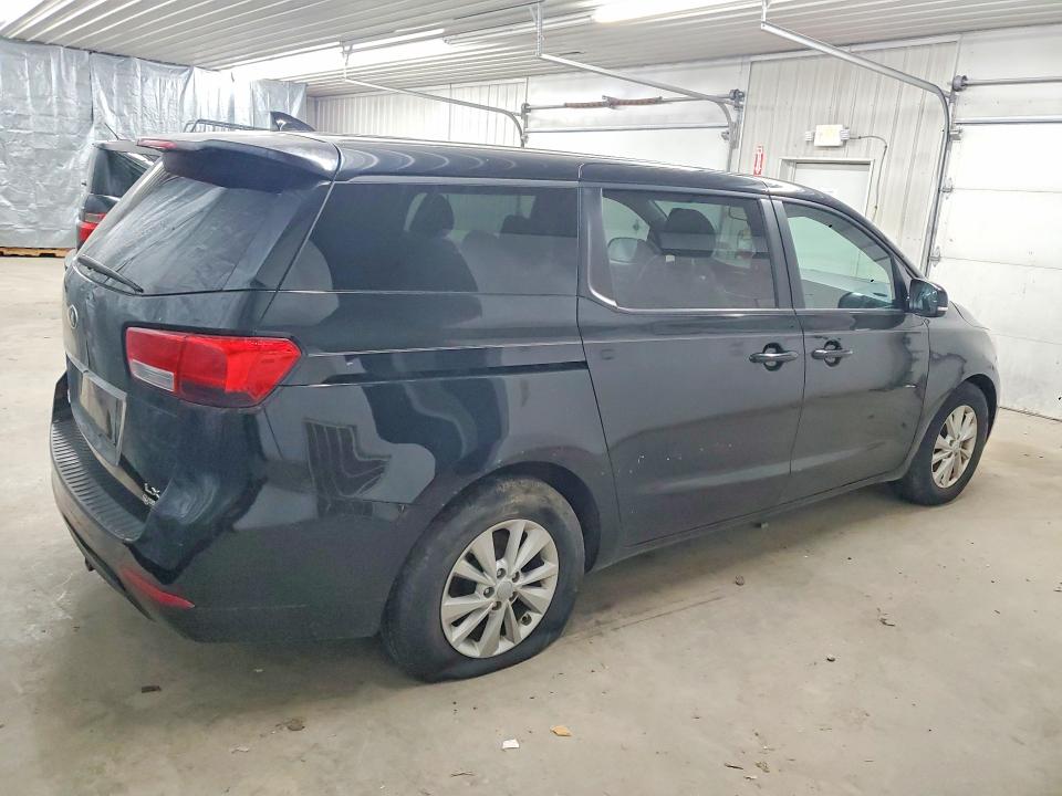 50571156 :رقم المزاد ، KNDMB5C1XH6217786 vin ، 2017 Kia Sedona مزاد بيع