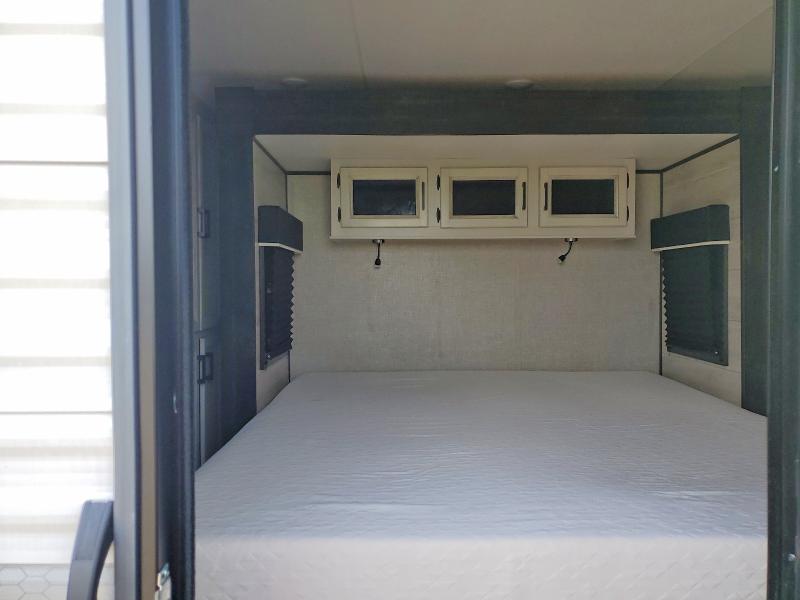 2023 Jayco Jayfl40rbs მანქანა იყიდება აუქციონზე, vin: 1UJBC0BV4P11L0084, აუქციონის ნომერი: 49591116