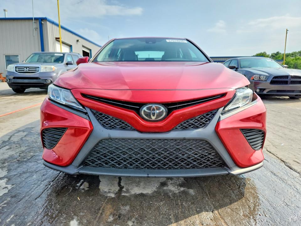 51514246 :رقم المزاد ، 4T1G11AK3LU358607 vin ، 2020 Toyota Camry مزاد بيع