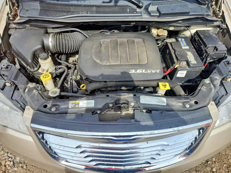 2015 Chrysler Town & Country მანქანა იყიდება აუქციონზე, vin: 2C4RC1CG0FR729711, აუქციონის ნომერი: 49538386