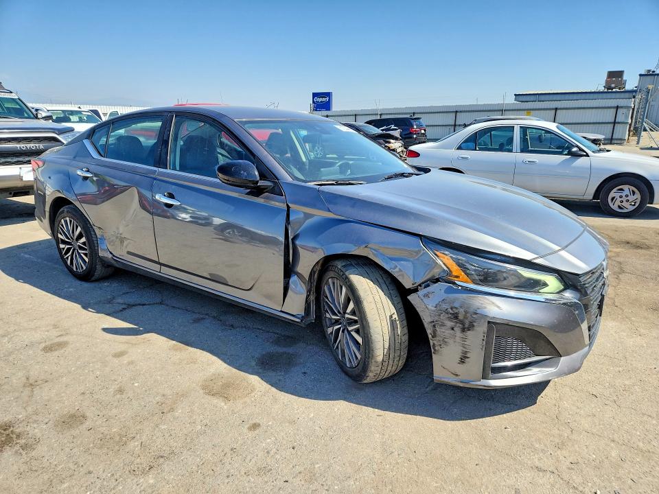 51534416 :رقم المزاد ، 1N4BL4DV9PN385588 vin ، 2023 Nissan Altima مزاد بيع