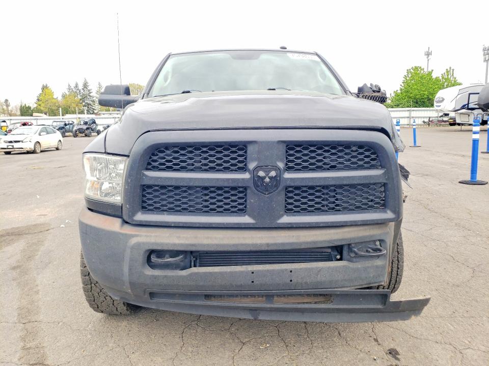 75798055 :رقم المزاد ، 3C6UR5CL8HG569123 vin ، 2017 Ram 2500 مزاد بيع