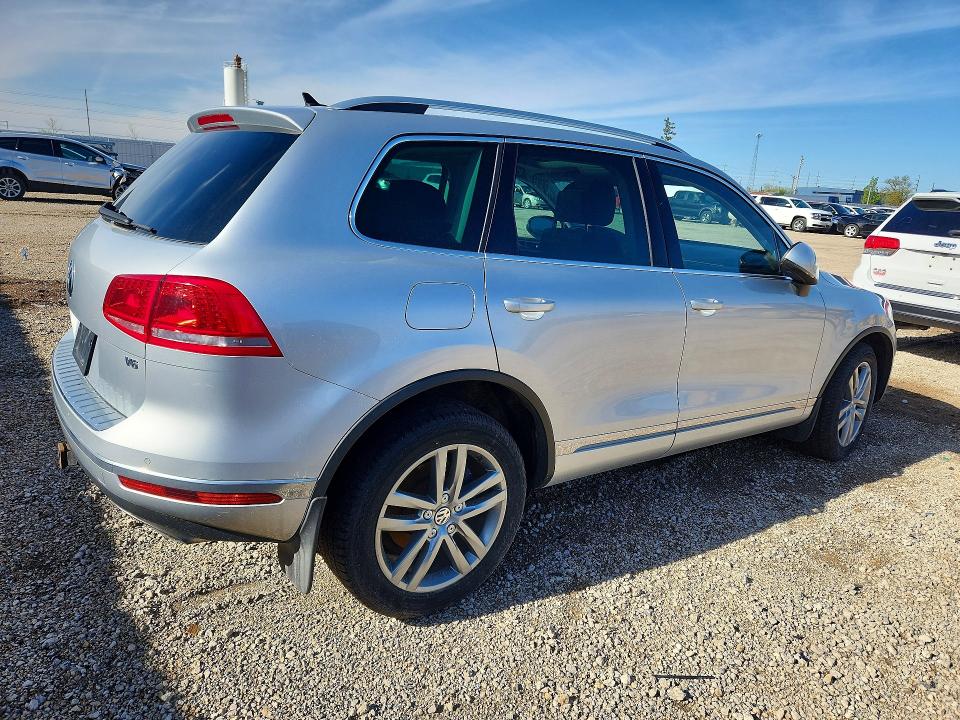 50368306 :رقم المزاد ، WVGEF9BP2FD007354 vin ، 2015 Volkswagen Touareg مزاد بيع
