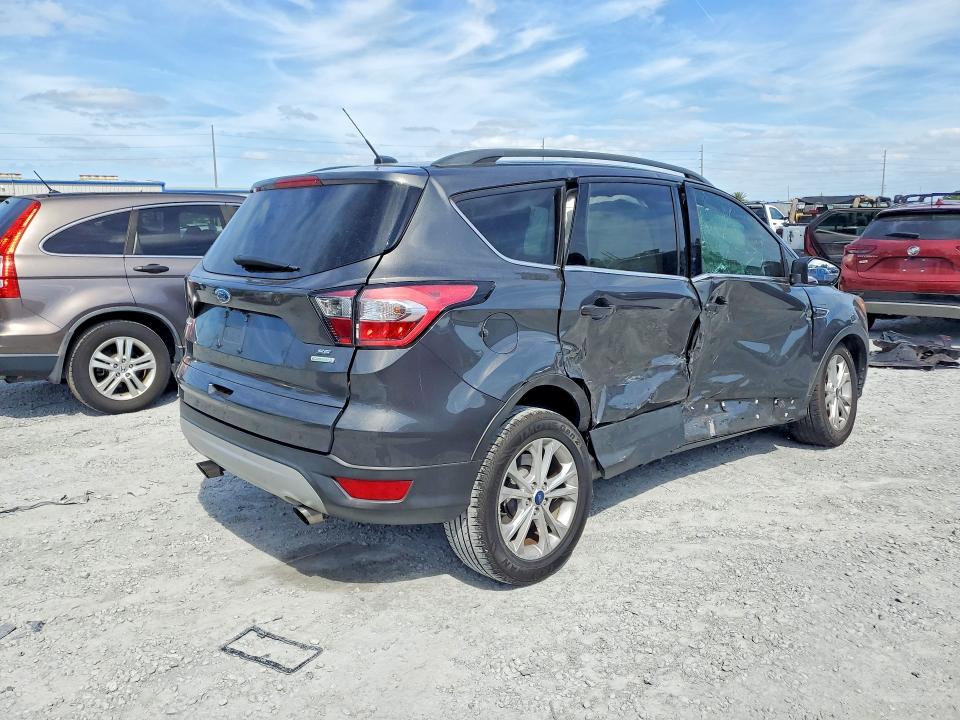 Продажа на аукционе авто 2018 Ford Escape, vin: 1FMCU0GD4JUA65689, номер лота: 49639586