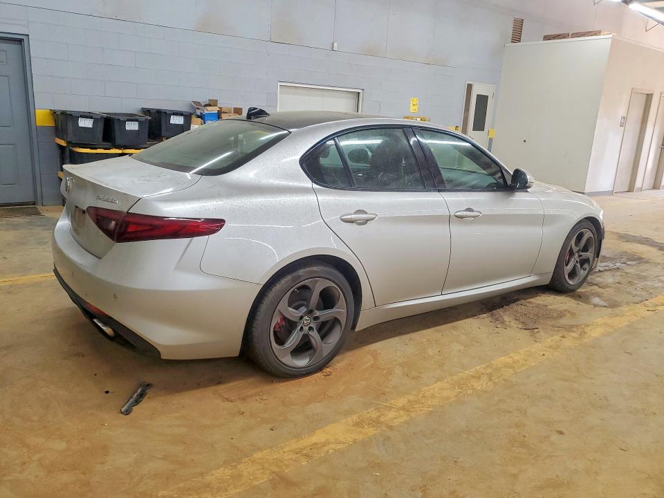 2017 Alfa Romeo Giulia მანქანა იყიდება აუქციონზე, vin: ZARFAEBN6H7551961, აუქციონის ნომერი: 50451486