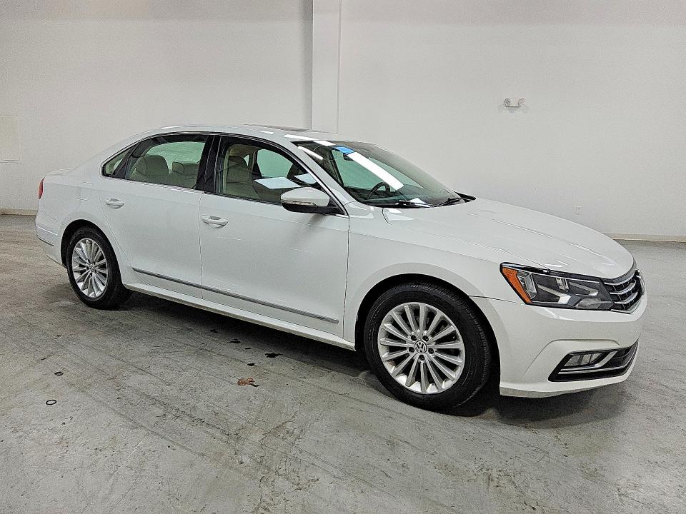 Продажа на аукционе авто 2016 Volkswagen Passat, vin: 1VWBT7A3XGC049567, номер лота: 50106356