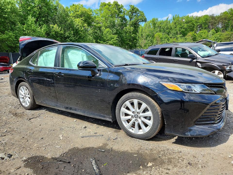 51756786 :رقم المزاد ، 4T1B11HK7KU844478 vin ، 2019 Toyota Camry مزاد بيع