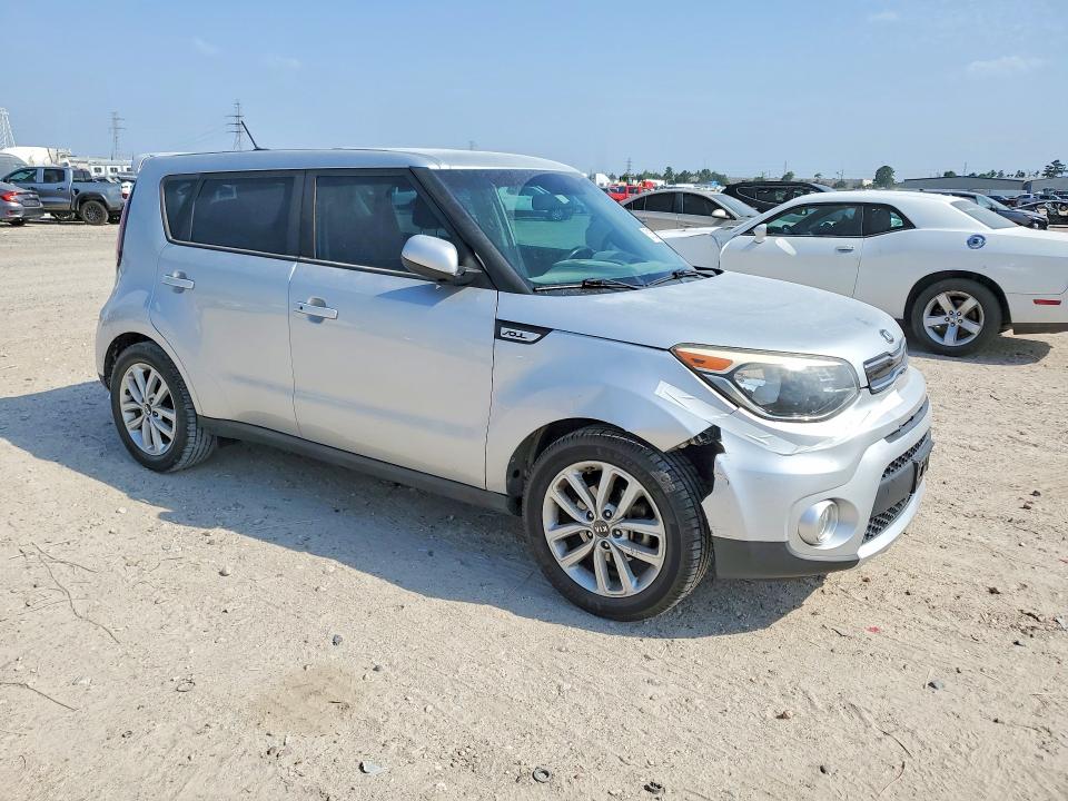 2017 Kia Soul მანქანა იყიდება აუქციონზე, vin: KNDJP3A54H7467372, აუქციონის ნომერი: 51353026