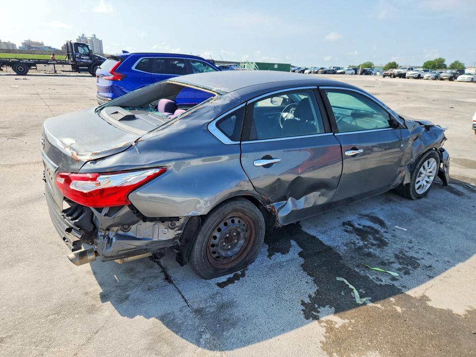 2017 Nissan Altima მანქანა იყიდება აუქციონზე, vin: 1N4AL3AP2HC241759, აუქციონის ნომერი: 51327886