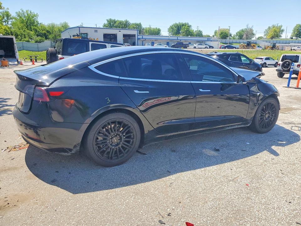 Продажа на аукционе авто 2018 Tesla Model 3, vin: 5YJ3E1EAXJF033709, номер лота: 51559566