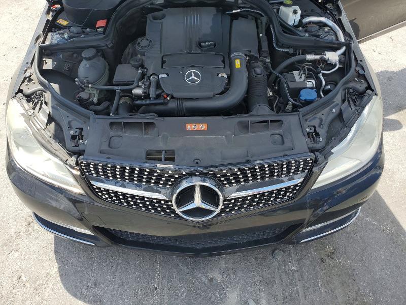 51112696 :رقم المزاد ، WDDGF4HB3DR272947 vin ، 2013 Mercedes-benz C مزاد بيع