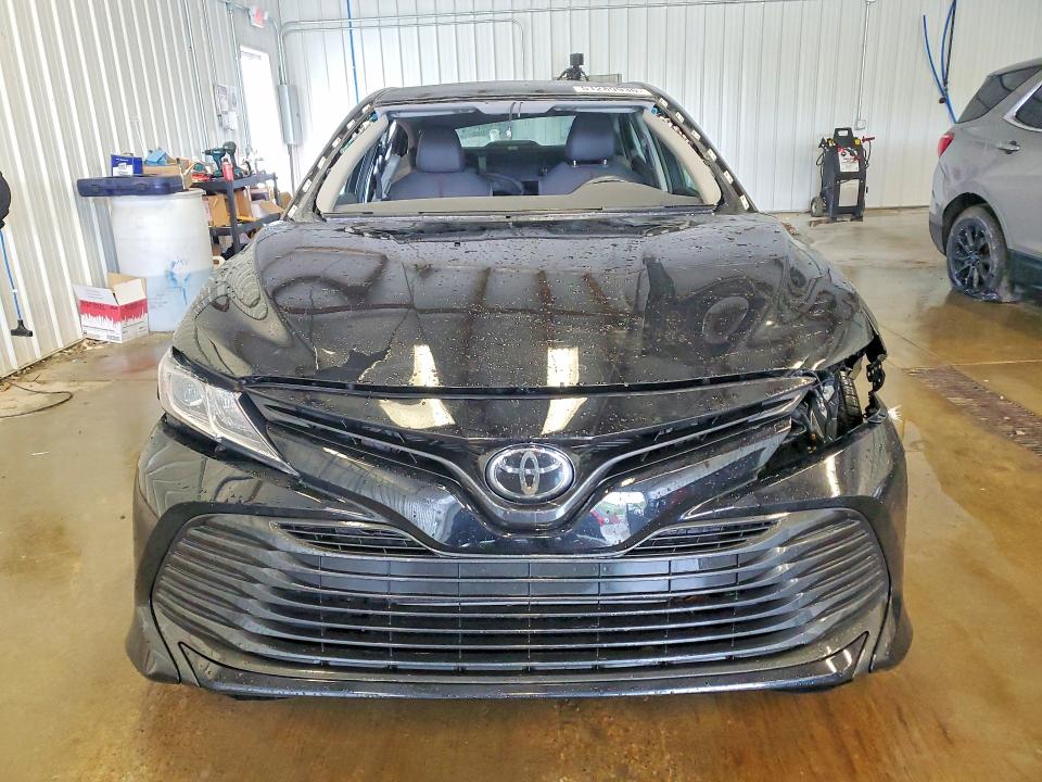 51289936 :رقم المزاد ، 4T1C11AK0LU940114 vin ، 2020 Toyota Camry مزاد بيع
