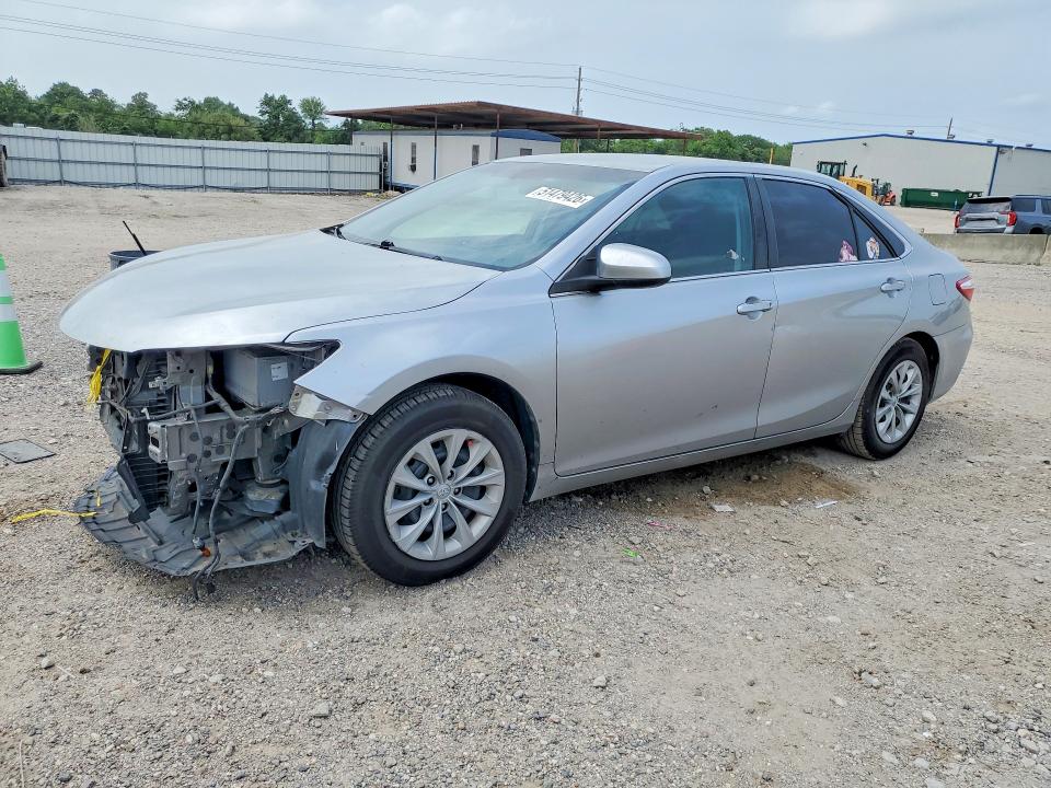 51479426 :رقم المزاد ، 4T1BF1FKXHU305592 vin ، 2017 Toyota Camry مزاد بيع