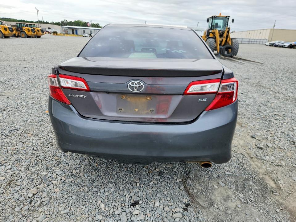 51526036 :رقم المزاد ، 4T1BF1FK2EU456860 vin ، 2014 Toyota Camry مزاد بيع