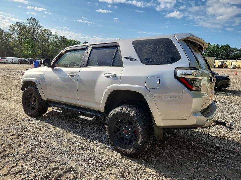 48962756 :رقم المزاد ، JTERU5JR8P6147871 vin ، 2023 Toyota 4runner مزاد بيع