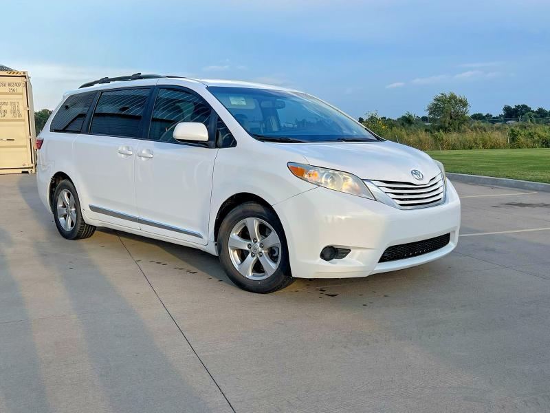 Продаж на аукціоні авто 2015 Toyota Sienna, vin: 5TDKK3DC3FS547083, номер лоту: 50523996