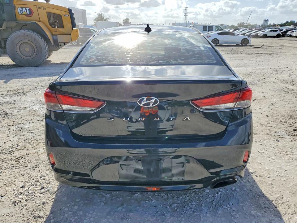 49751386 :رقم المزاد ، 5NPE34AF0JH613862 vin ، 2018 Hyundai Sonata مزاد بيع