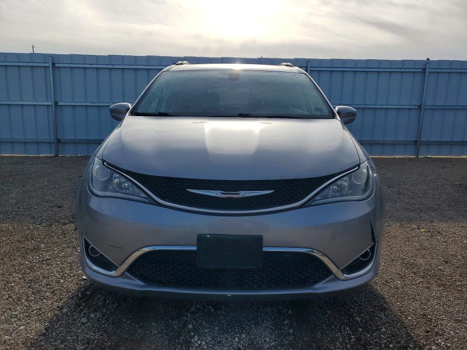 50133056 :رقم المزاد ، 2C4RC1BG2HR770670 vin ، 2017 Chrysler Pacifica مزاد بيع