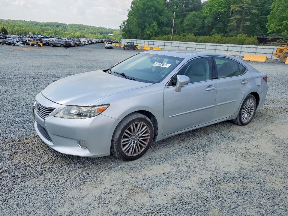 51043826 :رقم المزاد ، JTHBK1GG4D2046662 vin ، 2013 Lexus Es مزاد بيع