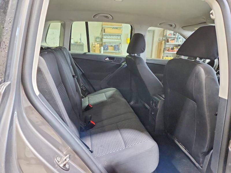 2011 Volkswagen Tiguan მანქანა იყიდება აუქციონზე, vin: WVGBV7AX1BW549927, აუქციონის ნომერი: 49313376