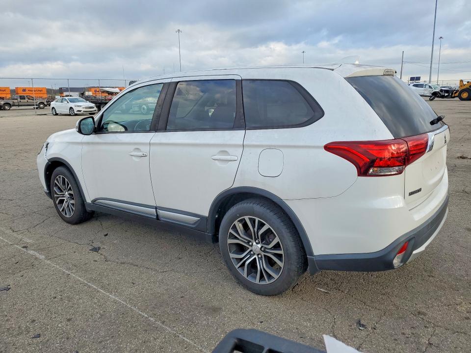 Продаж на аукціоні авто 2018 Mitsubishi Outlander, vin: JA4AD3A30JZ009517, номер лоту: 48707016