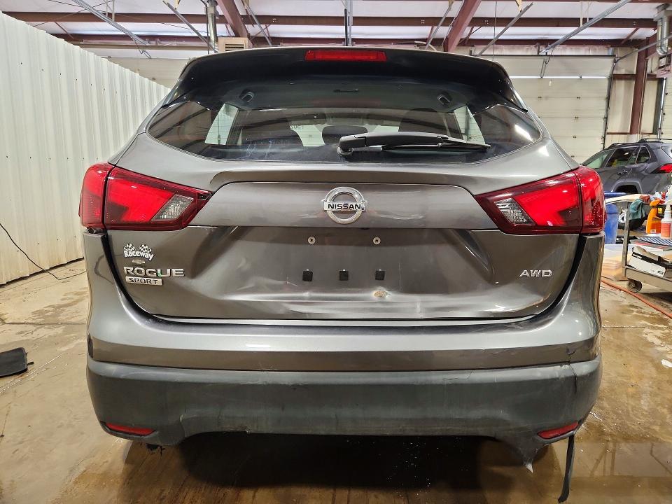 50237926 :رقم المزاد ، JN1BJ1CR9JW256483 vin ، 2018 Nissan Rogue Sport مزاد بيع