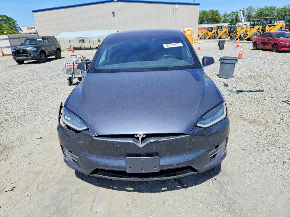 50370076 :رقم المزاد ، 5YJXCAE22JF138437 vin ، 2018 Tesla Model X مزاد بيع
