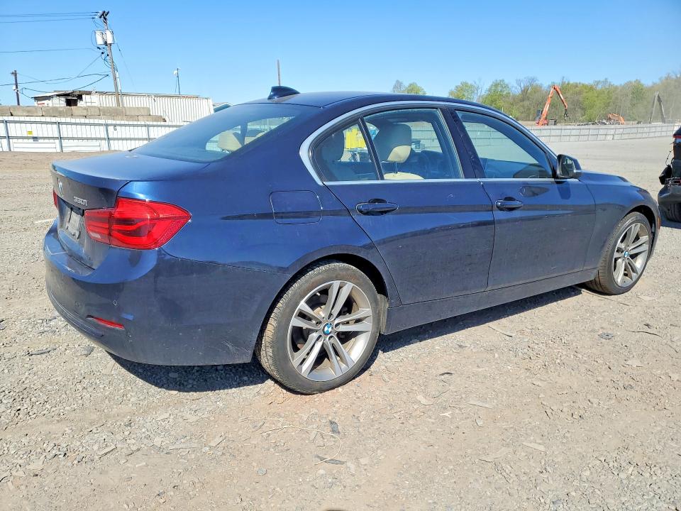 48564086 :رقم المزاد ، WBA8D9G33HNU62754 vin ، 2017 Bmw 330 مزاد بيع