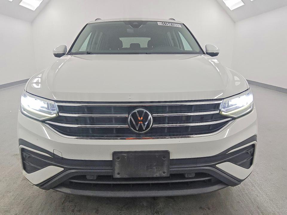 51154106 :رقم المزاد ، 3VV1B7AX9NM011684 vin ، 2022 Volkswagen Tiguan مزاد بيع