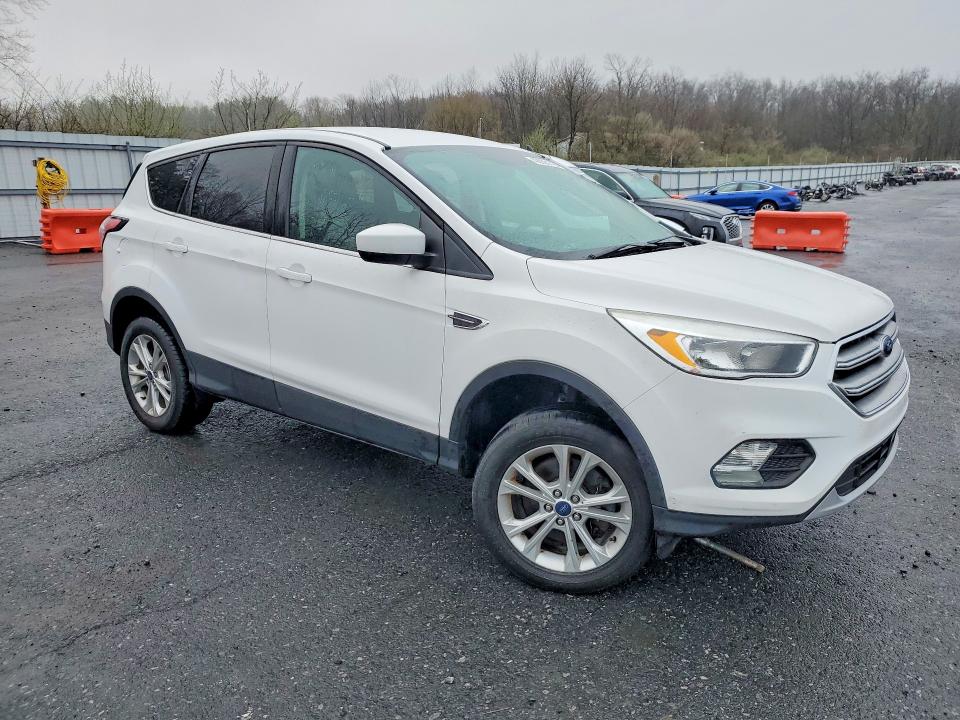 48835176 :رقم المزاد ، 1FMCU9GD6HUC58974 vin ، 2017 Ford Escape مزاد بيع