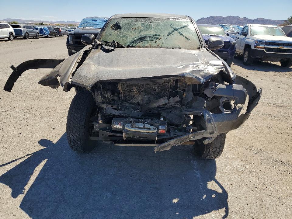 49963026 :رقم المزاد ، 5TFCZ5AN1HX115123 vin ، 2017 Toyota Tacoma مزاد بيع