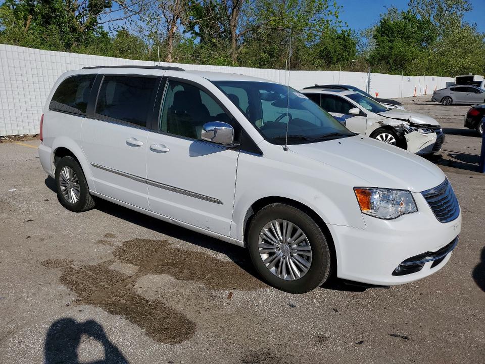 50496946 :رقم المزاد ، 2C4RC1CG4FR674924 vin ، 2015 Chrysler Town&count مزاد بيع