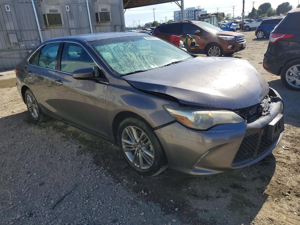 50988526 :رقم المزاد ، 4T1BF1FK7GU202399 vin ، 2016 Toyota Camry مزاد بيع