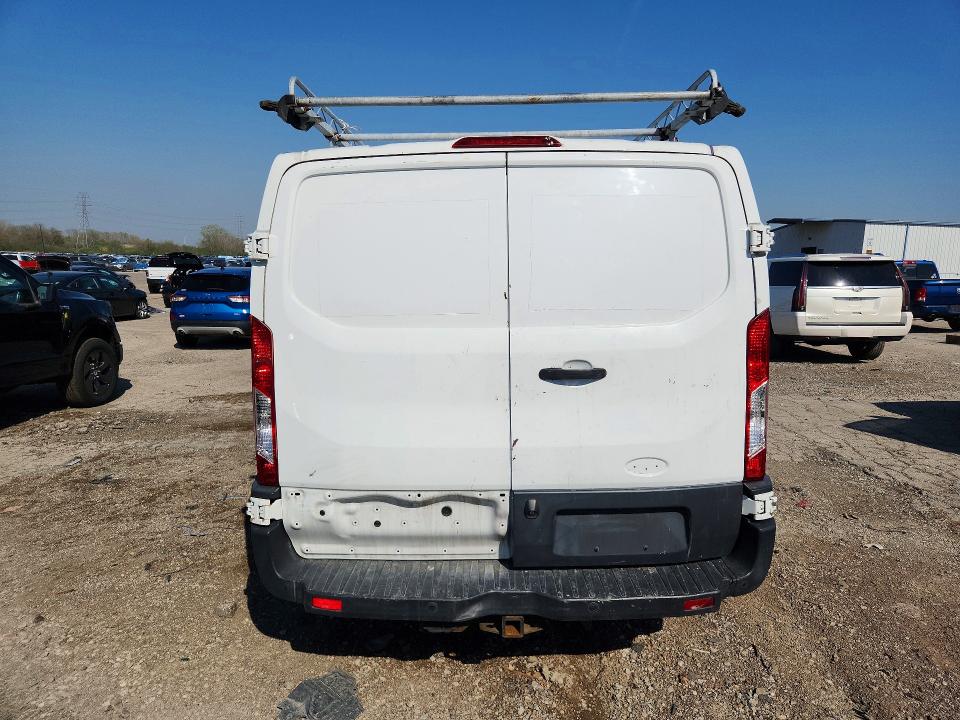 49927856 :رقم المزاد ، 1FTNR1ZM7FKA55260 vin ، 2015 Ford Transit مزاد بيع