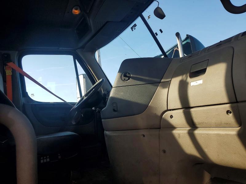 Продажа на аукционе авто 2018 Freightliner Cascadia 113, vin: 3AKBGADVXJSJL4365, номер лота: 50963236
