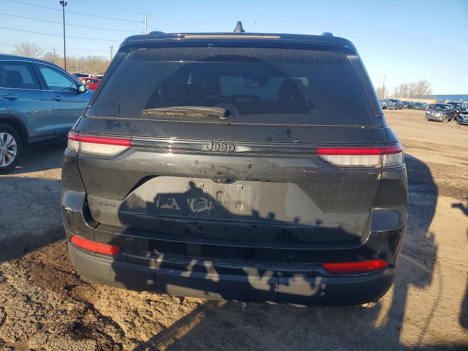 Продажа на аукционе авто 2024 Jeep Grand Cherokee, vin: 1C4RJHAGXR8600540, номер лота: 50233936