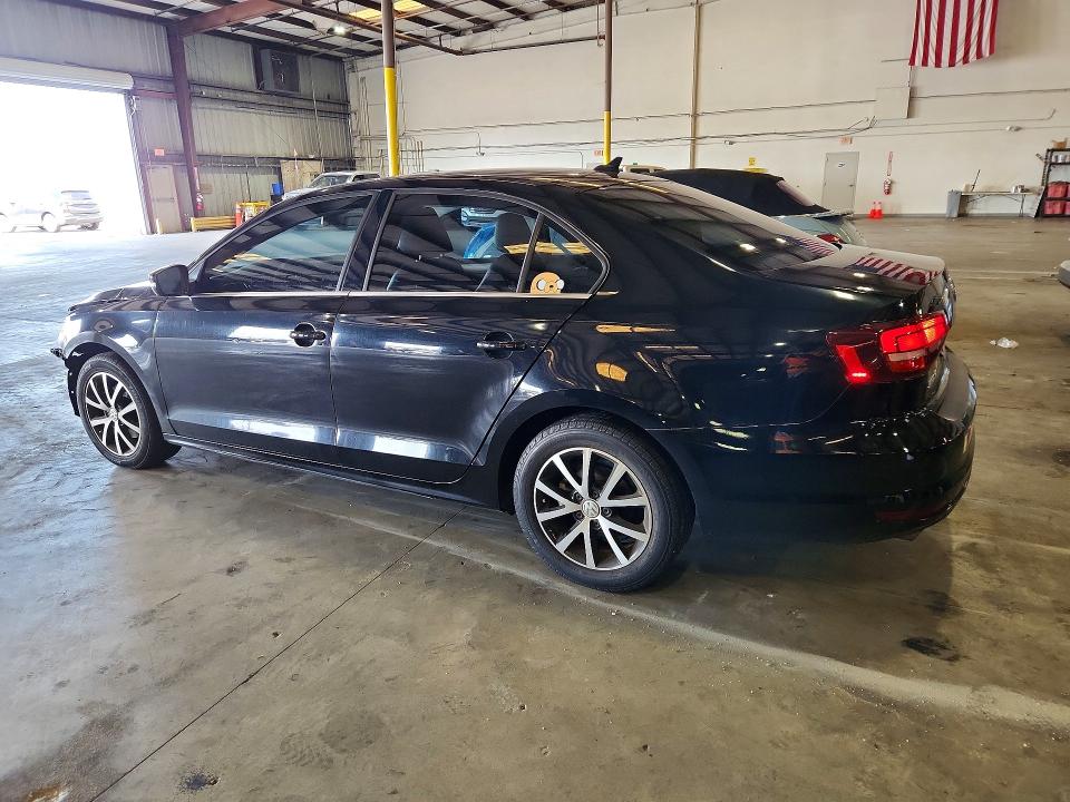 51676146 :رقم المزاد ، 3VWDB7AJXJM206160 vin ، 2018 Volkswagen Jetta مزاد بيع