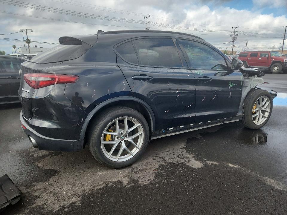 Продажа на аукционе авто 2018 Alfa Romeo Stelvio, vin: ZASFAKNN6J7B92273, номер лота: 47298756