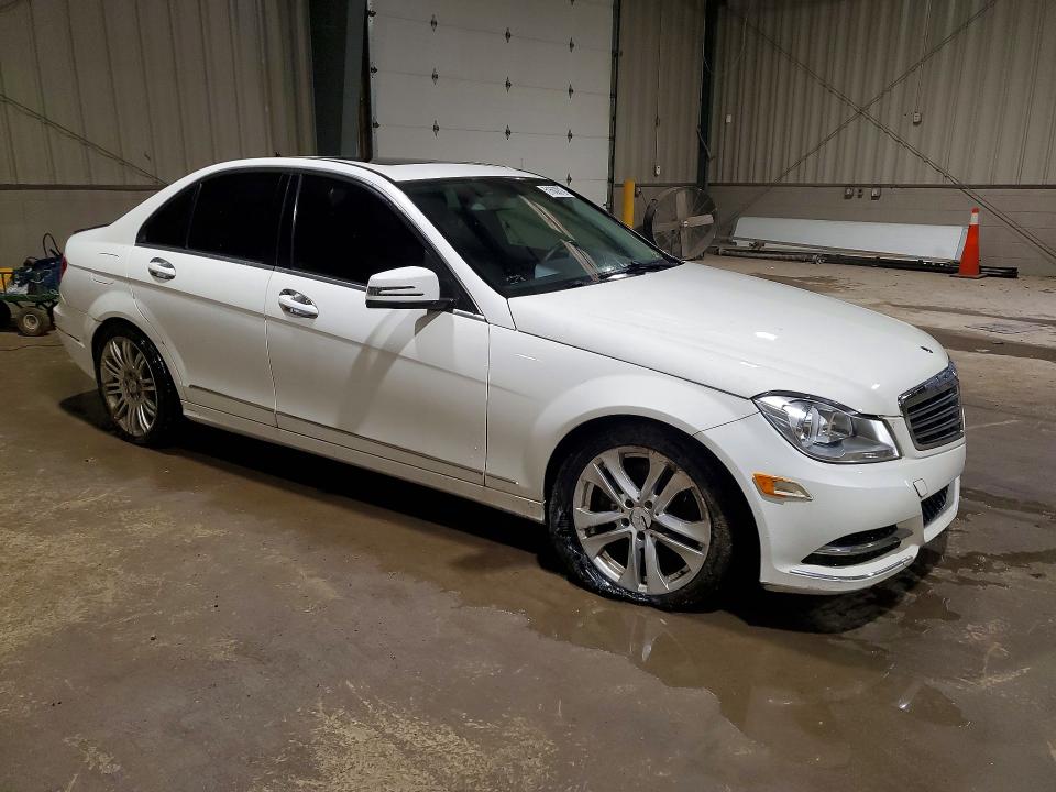 Продажа на аукционе авто 2013 Mercedes-benz C, vin: WDDGF8AB7DA829584, номер лота: 51682816