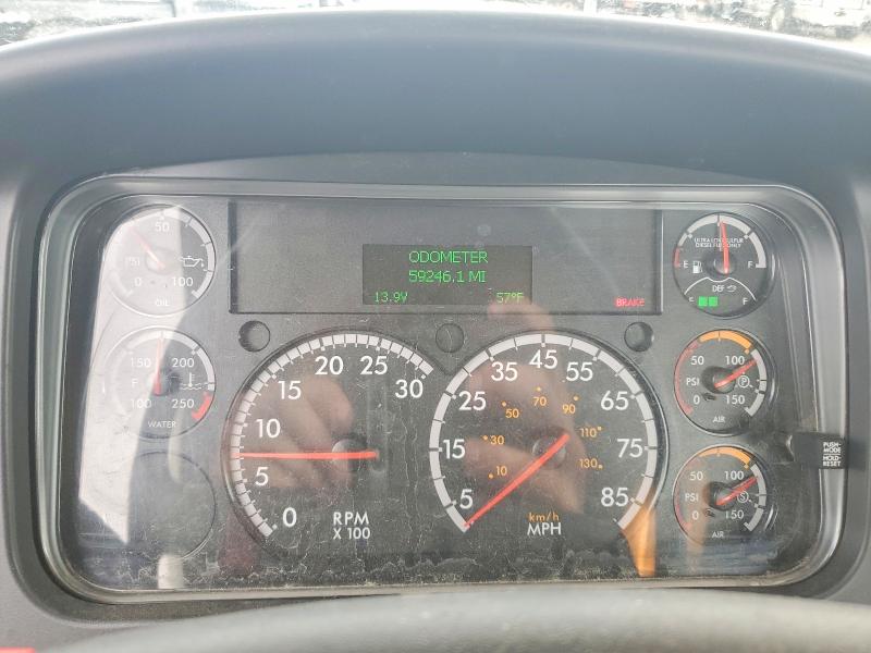49299136 :رقم المزاد ، 3AKBCYCYXFDGT5531 vin ، 2015 Freightliner M2 مزاد بيع