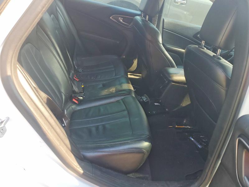 49318516 :رقم المزاد ، 1C3CCCCGXFN662067 vin ، 2015 Chrysler 200 مزاد بيع